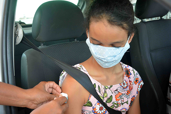 Crianças recebem vacina contra a Covid-19 Crianças recebem vacina contra a Covid-19  