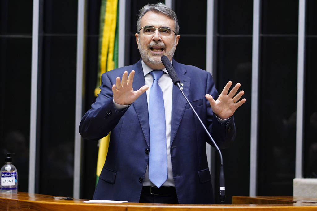 Henrique Fontana afirma que governo não deve 'ter preconceito' em negociar com ex-aliados de Bolsonaro