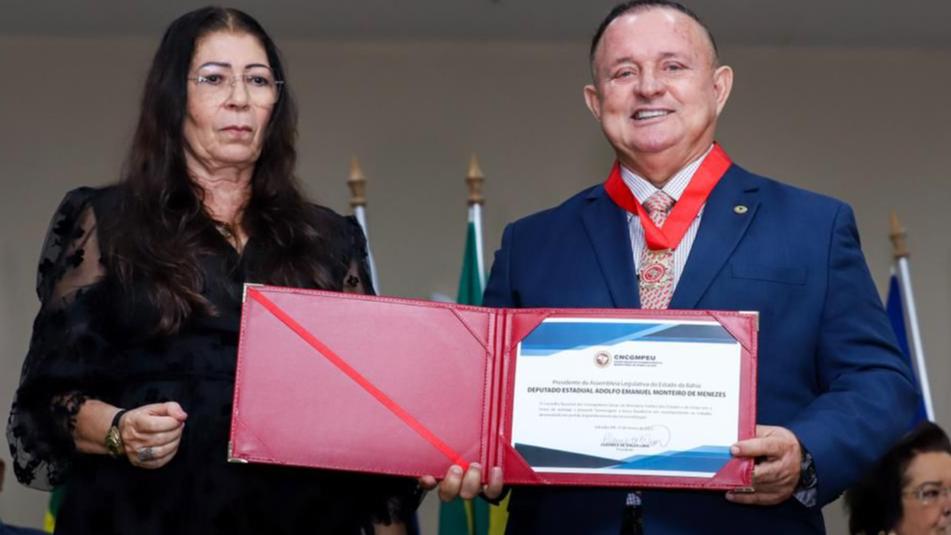 Adolfo Menezes recebeu a Medalha do Mérito do Conselho Nacional de Corregedores-Gerais do Ministério Público