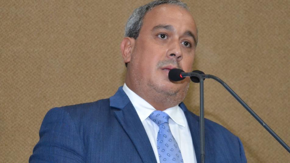 Deputado estadual Vitor Azevedo (PL)