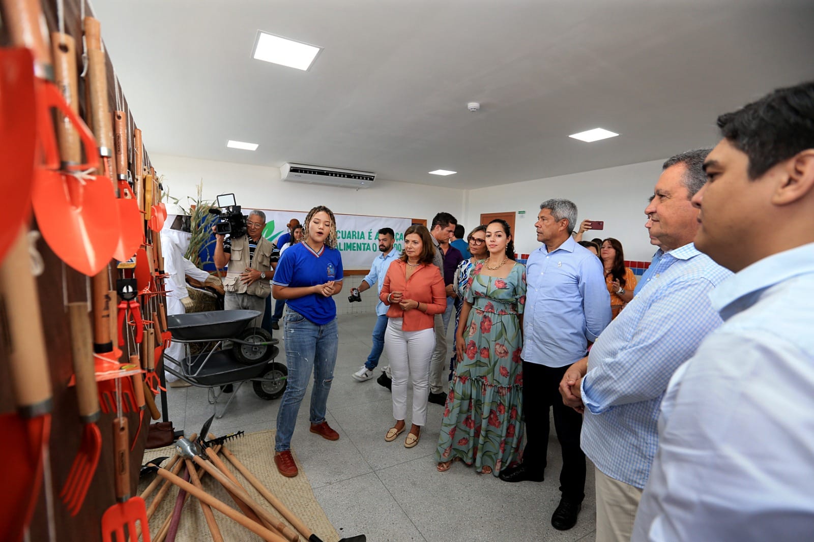 O evento oficial de entrega contou com a presença do ministro da Casa Civil, Rui Costa, e da secretária estadual da Educação, Adélia Pinheiro