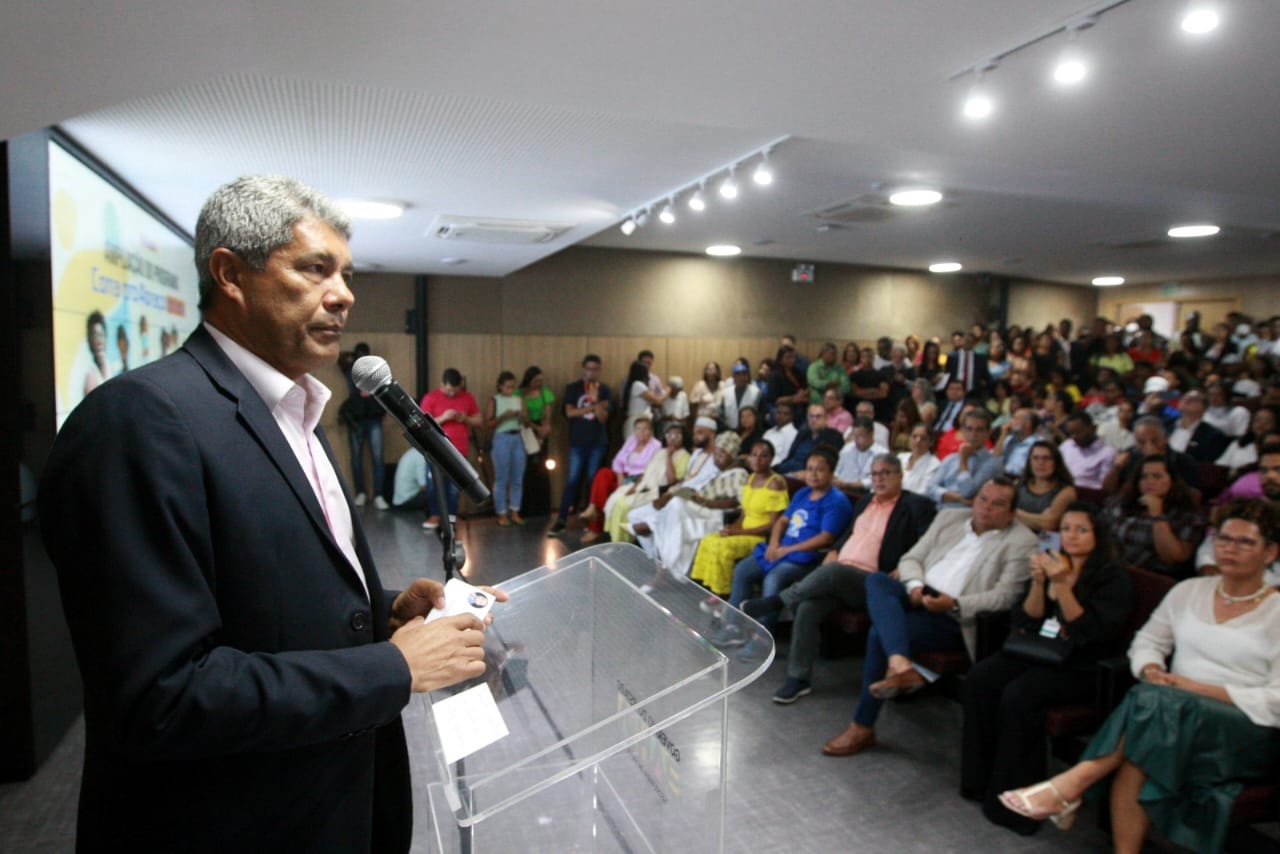 Assinatura para a ampliação do programa ocorreu manhã desta quinta-feira (16), no auditório da Secretaria da Saúde (Sesab), no Centro Administrativo da Bahia (CAB), em Salvador