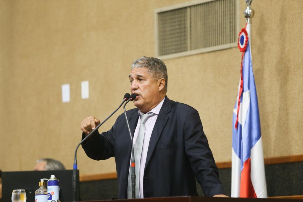 A expectativa é que o Projeto de Lei seja aprovado e que entre sexta (25) e a próxima segunda (28) os profissionais possam receber os valores