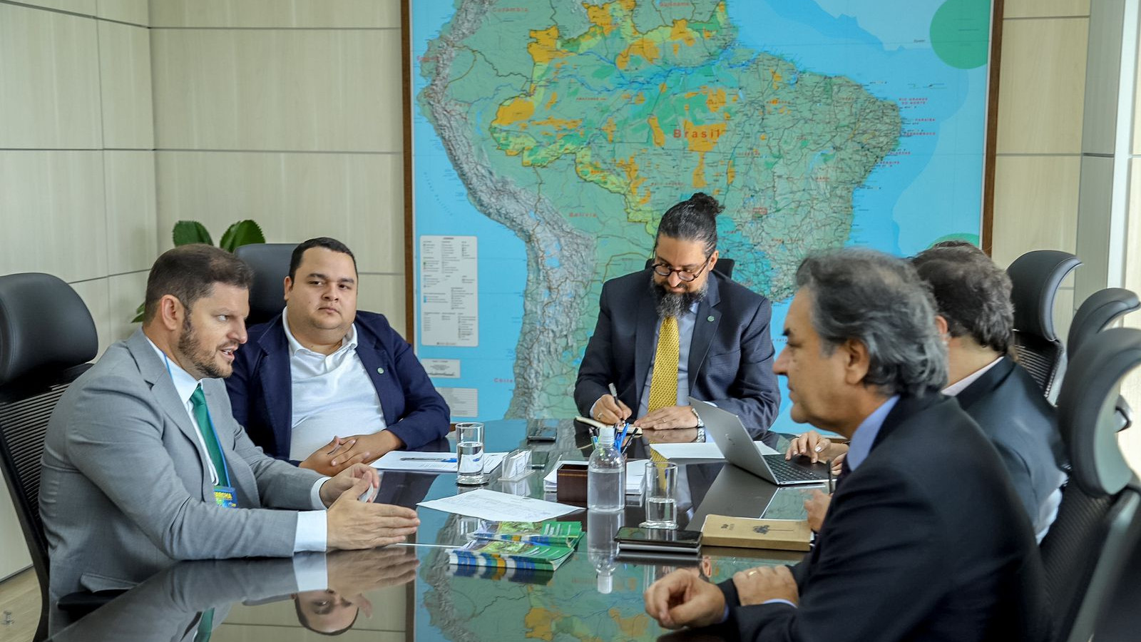 O prefeito de Belo Monte, Quinho, colocou a estrutura da UPB à disposição do ministério