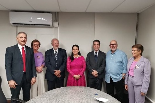 Aline foi eleita na tarde de ontem, na Assembleia Legislativa da Bahia Aline foi eleita na tarde de ontem, na Assembleia Legislativa da Bahia