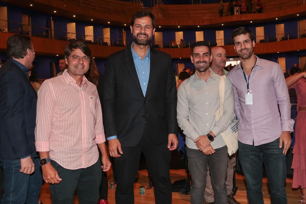 Luiz Eduardo ainda apresentou aos políticos baianos o Francesco Tonucci, fundador de rede internacional cidade das crianças, uma das maiores autoridades em educação para crianças do mundo