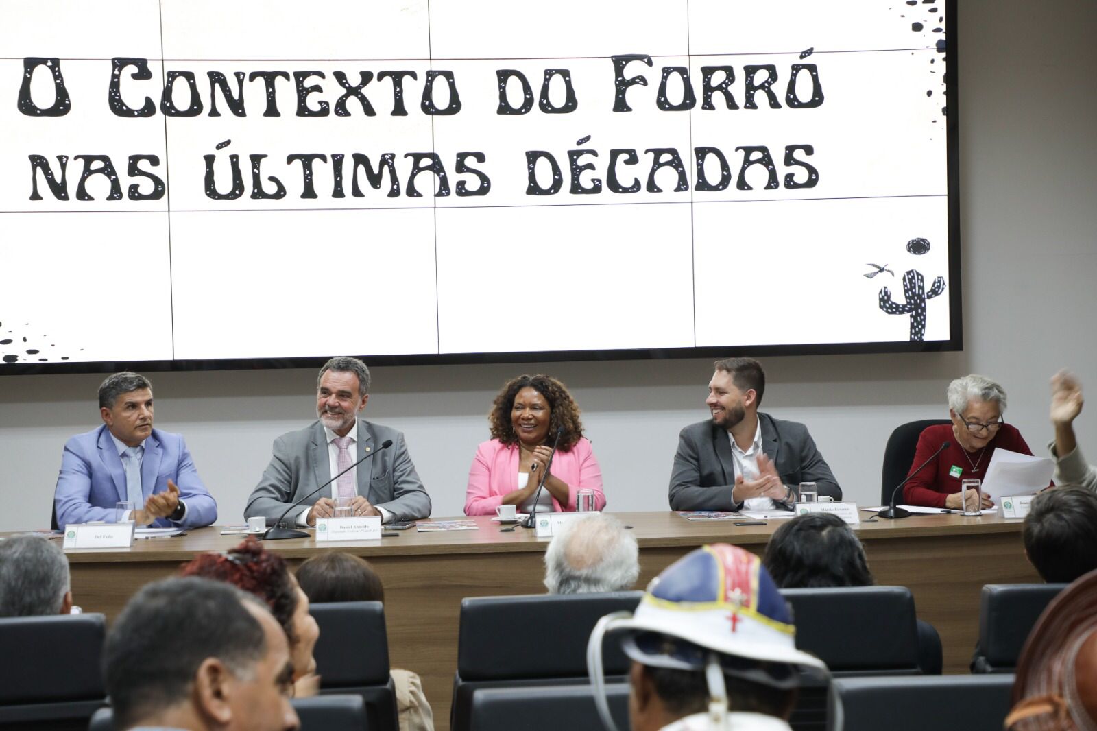 Reunião no Ministério da Cultura debate políticas públicas para o forró Reunião no Ministério da Cultura debate políticas públicas para o forró