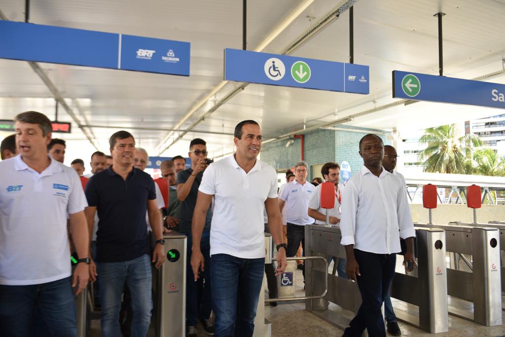 A entrega foi realizada pelo prefeito Bruno Reis e pelo secretário municipal de Mobilidade, Fabrizzio Muller A entrega foi realizada pelo prefeito Bruno Reis e pelo secretário municipal de Mobilidade, Fabrizzio Muller