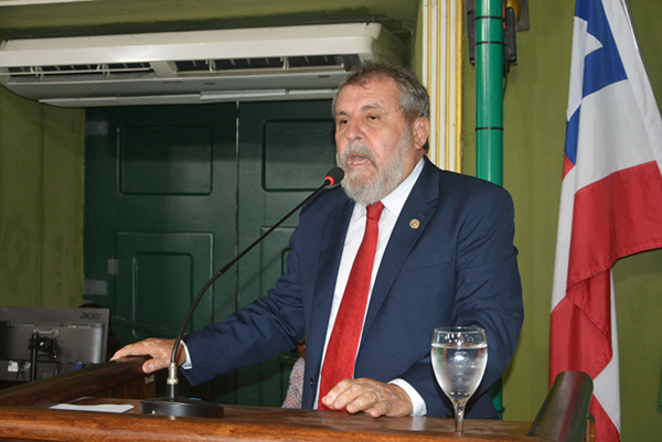 Um dos vice-presidentes do PT de Salvador, o vereador Arnando Lessa