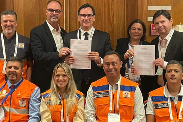 O diretor-geral da Codesal, Sosthenes Macêdo, participou do evento, no Uruguai