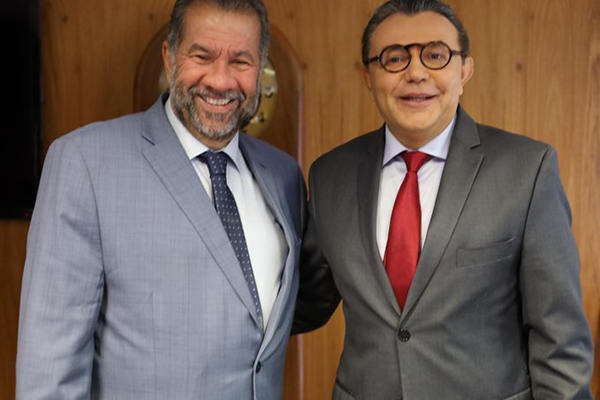 O ministro da Previdência, Carlos Lupi, e o presidente do PSB, Carlos Siqueira