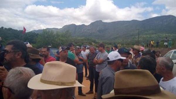 Os proprietários e empregados de fazendas se organizaram em sindicatos rurais da região Os proprietários e empregados de fazendas se organizaram em sindicatos rurais da região