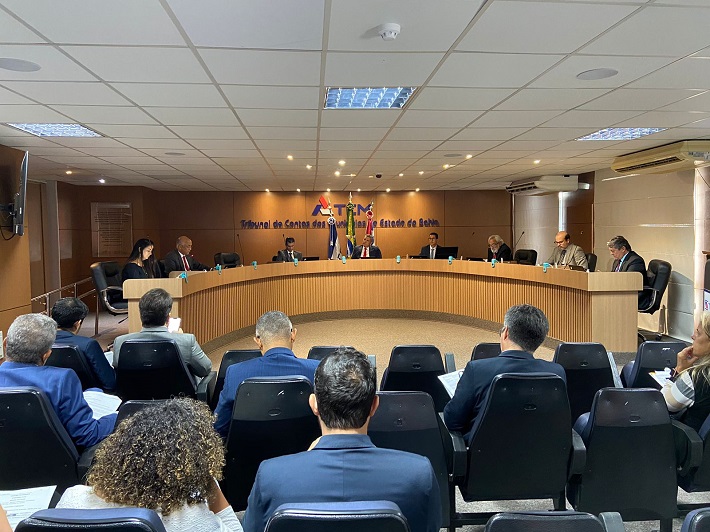 A cláusula a ser retirada é a 9.2