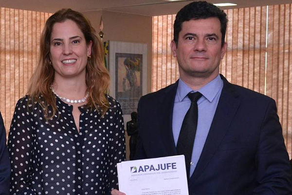 A juíza federal Gabriela Hardt em encontro com Sergio Moro A juíza federal Gabriela Hardt em encontro com Sergio Moro