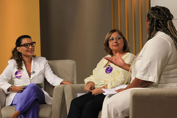 Governo usa canais oficiais para promover Janja e ironizar Bolsonaro