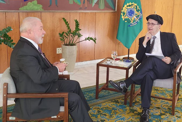 O presidente Lula concede entrevista ao jornalista Reinaldo Azevedo, da BandNews