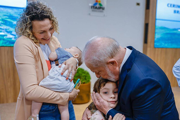 Presidente Lula visitou a família de Marcelo Arruda nesta quinta-feira (16), em Foz do Iguaçu