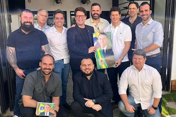 Parlamentares bolsonaristas em reunião na casa de Ricardo Salles em São Paulo