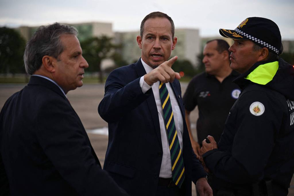 Ricardo Cappelli quer acelerar sindicância que apura conduta de agentes e propor organização mais clara de atribuições do órgão
