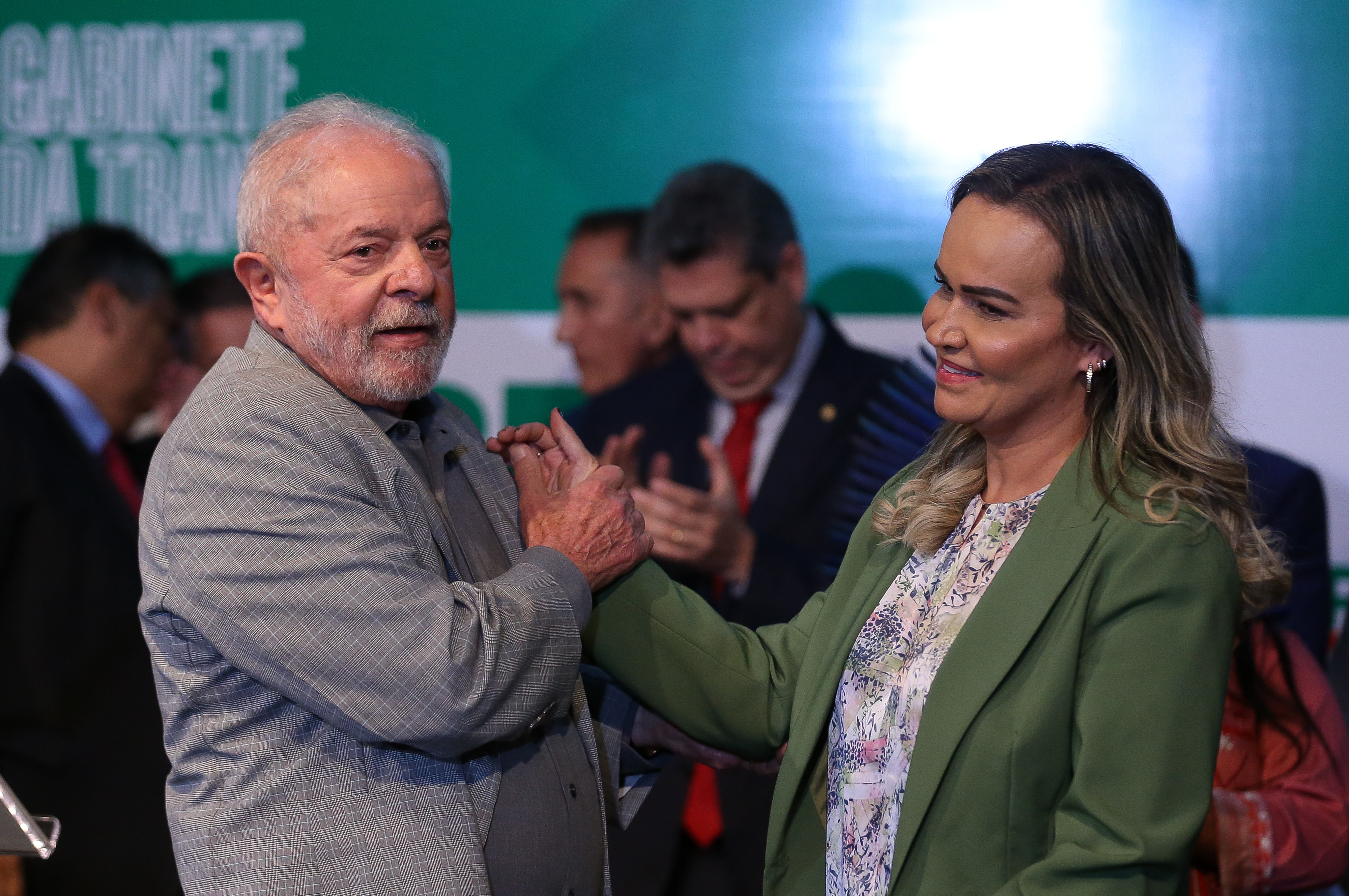 Ala do partido defende que ela seja liberada para se desfiliar sem pedido do mandato na Justiça Ala do partido defende que ela seja liberada para se desfiliar sem pedido do mandato na Justiça