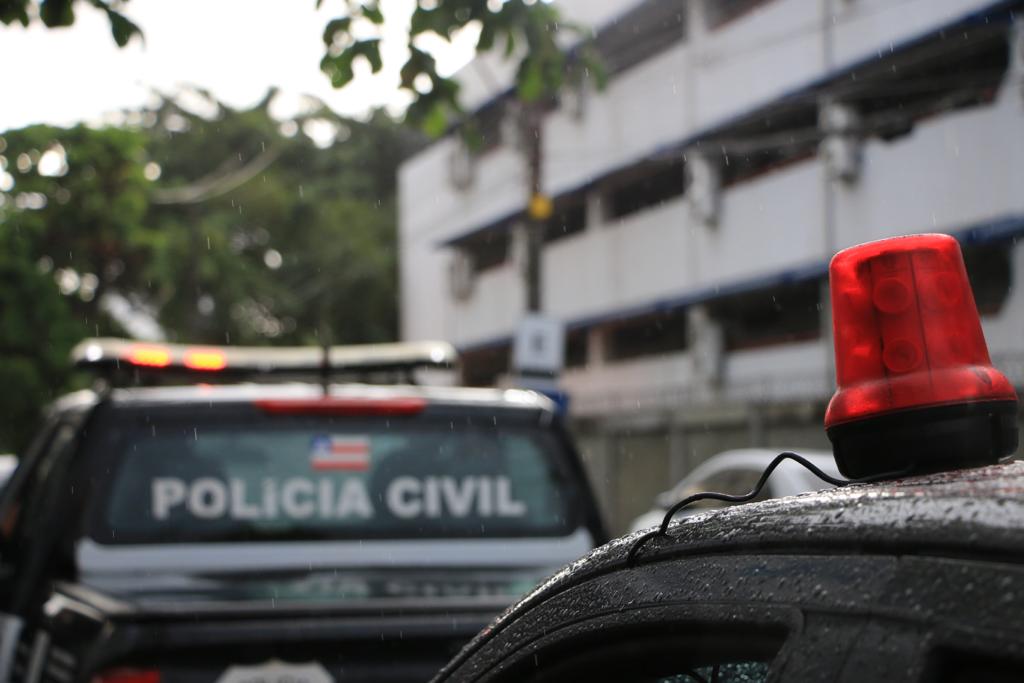Procedimentos relacionados ao Estatuto da Criança e o Adolescente (ECA), decorrentes de atos infracionais análogos a ameaça, foram lavrados. Os casos podem ser registrados na Delegacia Virtual