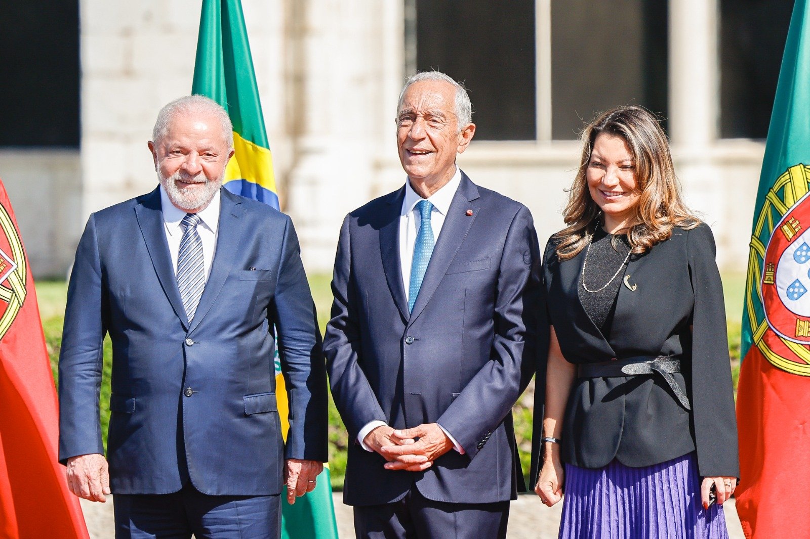 Em visita a Portugal, presidente pediu solução política para o conflito e afirmou nunca ter igualado os dois países Em visita a Portugal, presidente pediu solução política para o conflito e afirmou nunca ter igualado os dois países