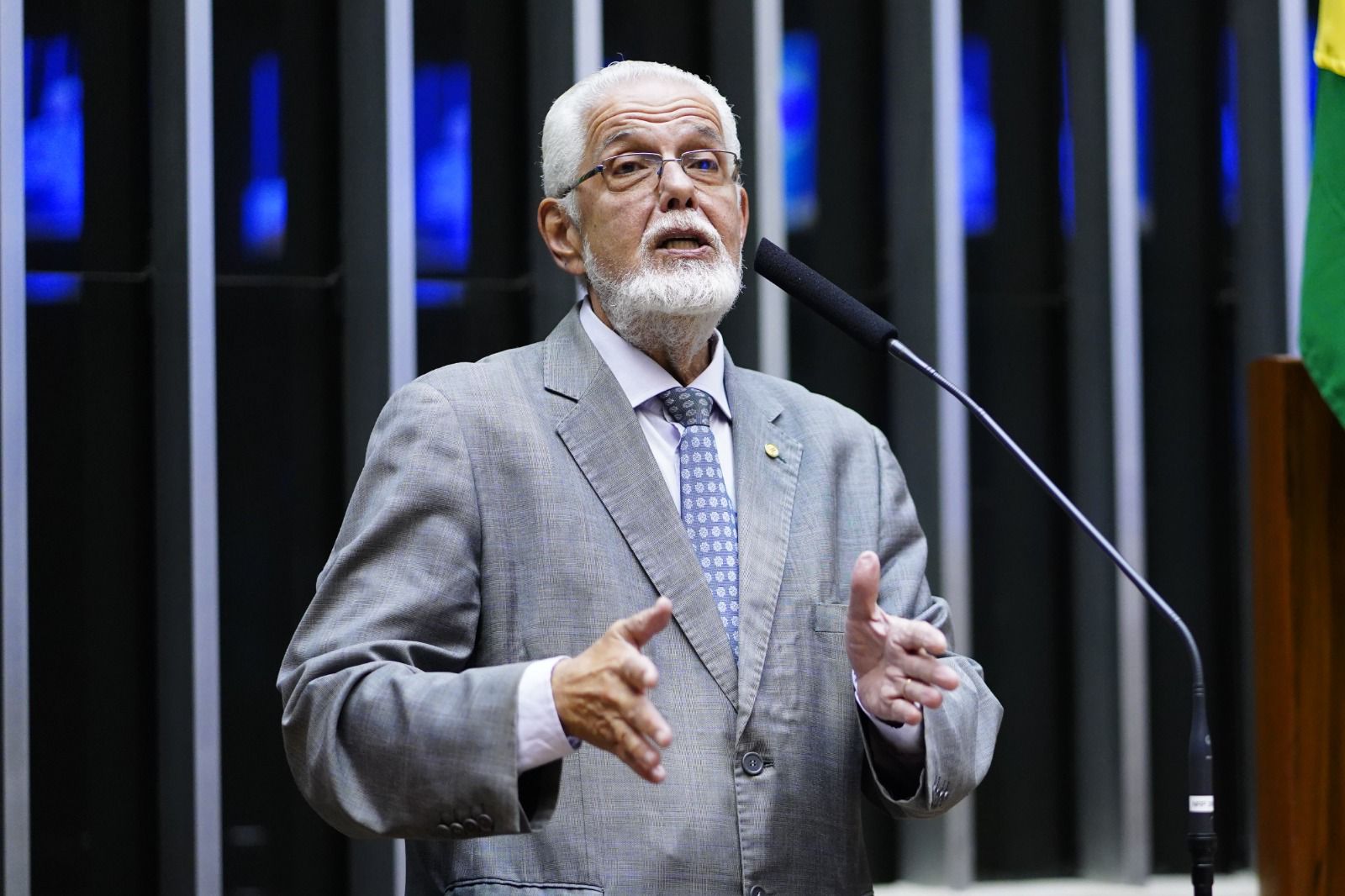 Sessão foi requerida pelo deputado federal Jorge Solla (PT-BA)