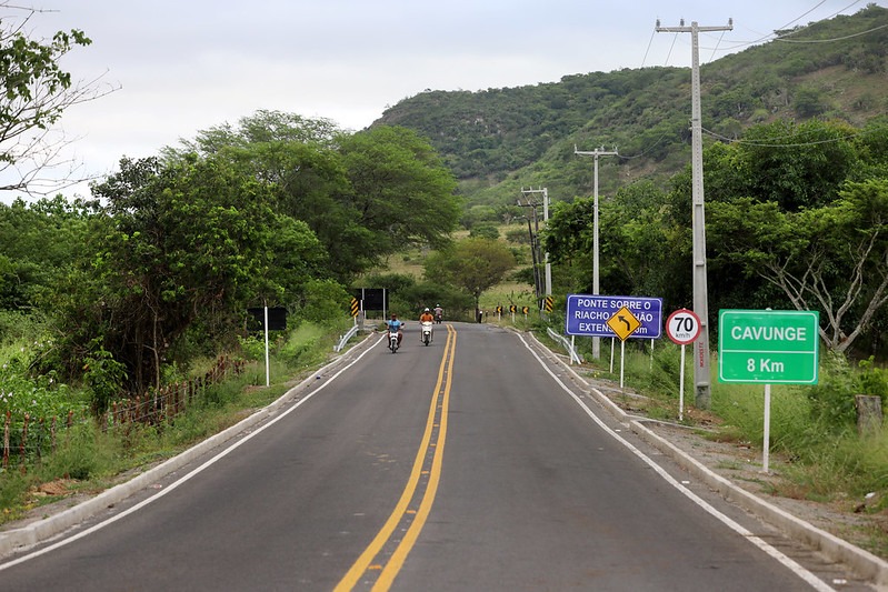 Com um investimento de mais de R$ 13 milhões, a obra também beneficia os municípios de Serra Preta e Santo Estevão
