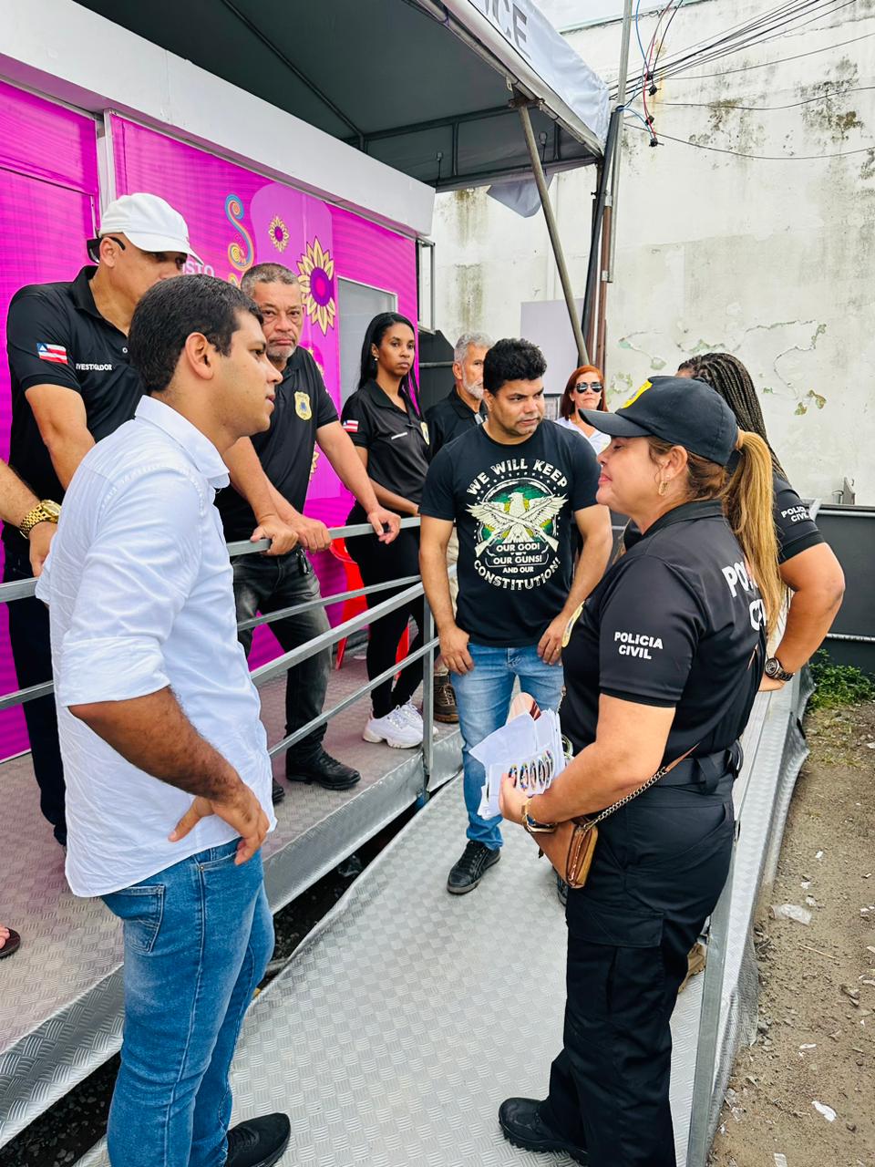 O objetivo, segundo ele, era conhecer de perto a rotina dos policiais durante a festa, além de buscar soluções para a melhoria da Segurança Pública na cidade e para os profissionais que atuam na área