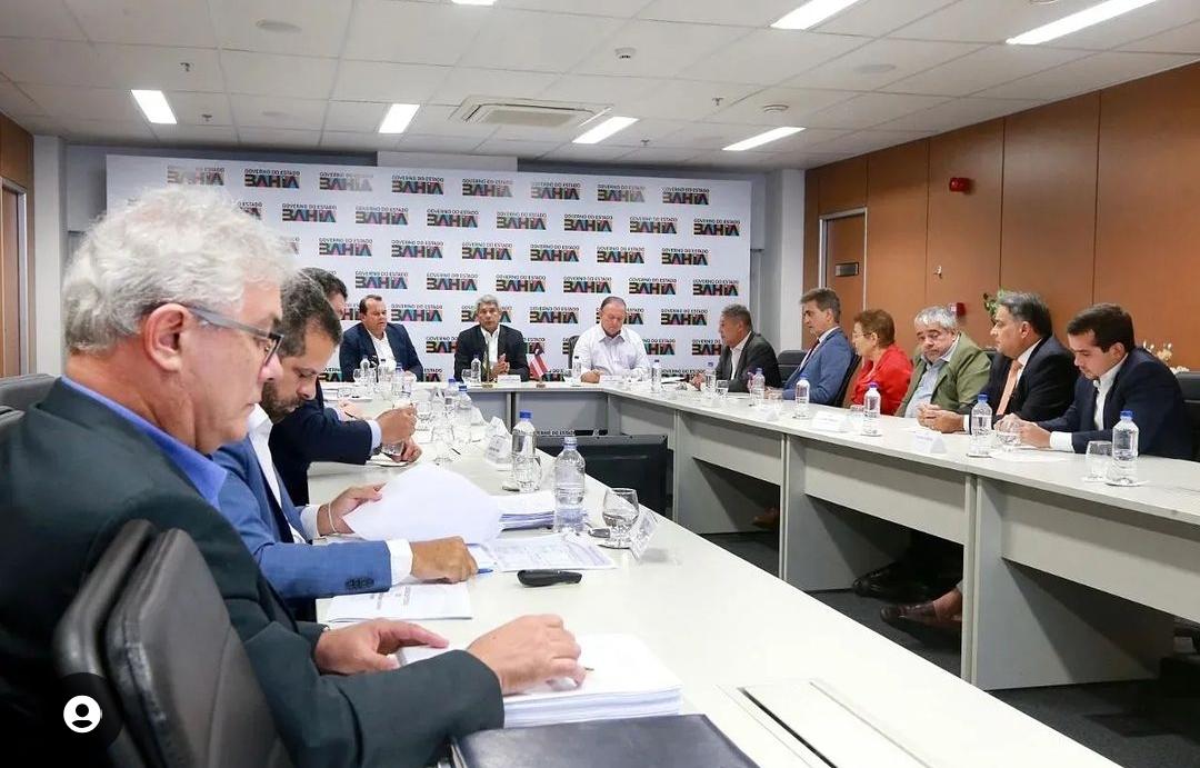 Governador define critérios de distribuição de cargos no interior e acelera conversas políticas com a base Governador define critérios de distribuição de cargos no interior e acelera conversas políticas com a base