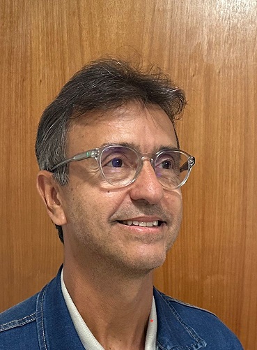 André Curvello André Curvello