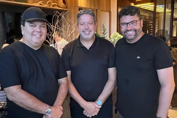 Os deputados Elmar Nascimento, Arthur Lira e Marcinho Oliveira