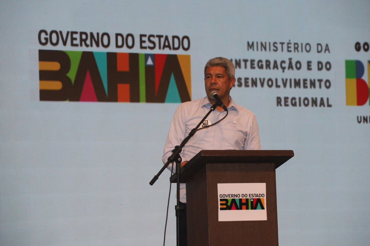 O governador Jerônimo Rodrigues