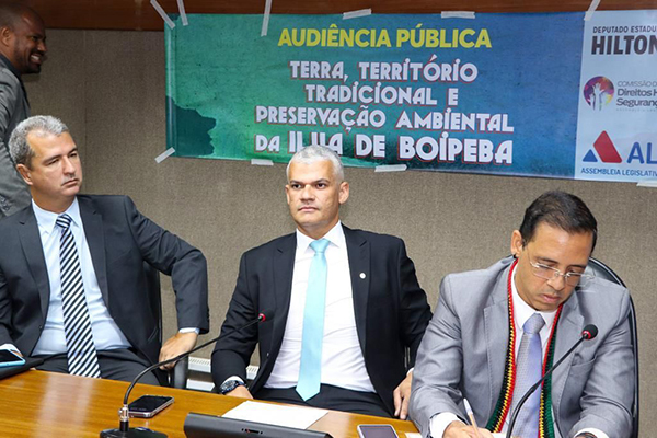 Ao centro, o deputado estadual Pablo Roberto (PSDB)