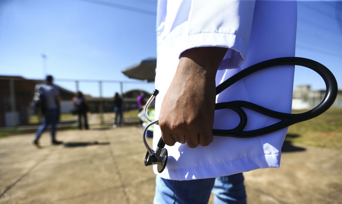 Programa oferece 5,9 mil vagas distribuídas em 1,9 mil municípios