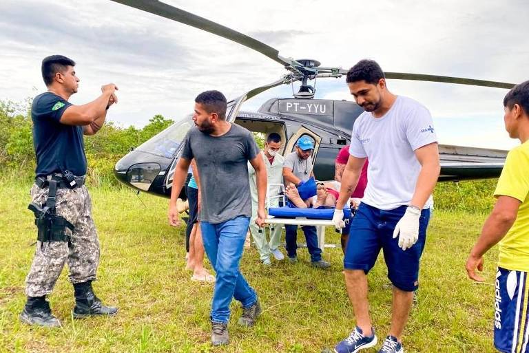 Indígena yanomami baleado é levado para Hospital Geral de Roraima após ataque