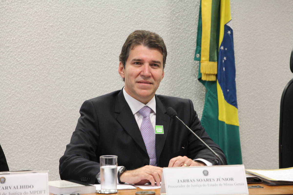 O procurador-geral de justiça de Minas Gerais, Jarbas Soares, que voltou de carona em jatinho de amigo dos Estados Unidos
