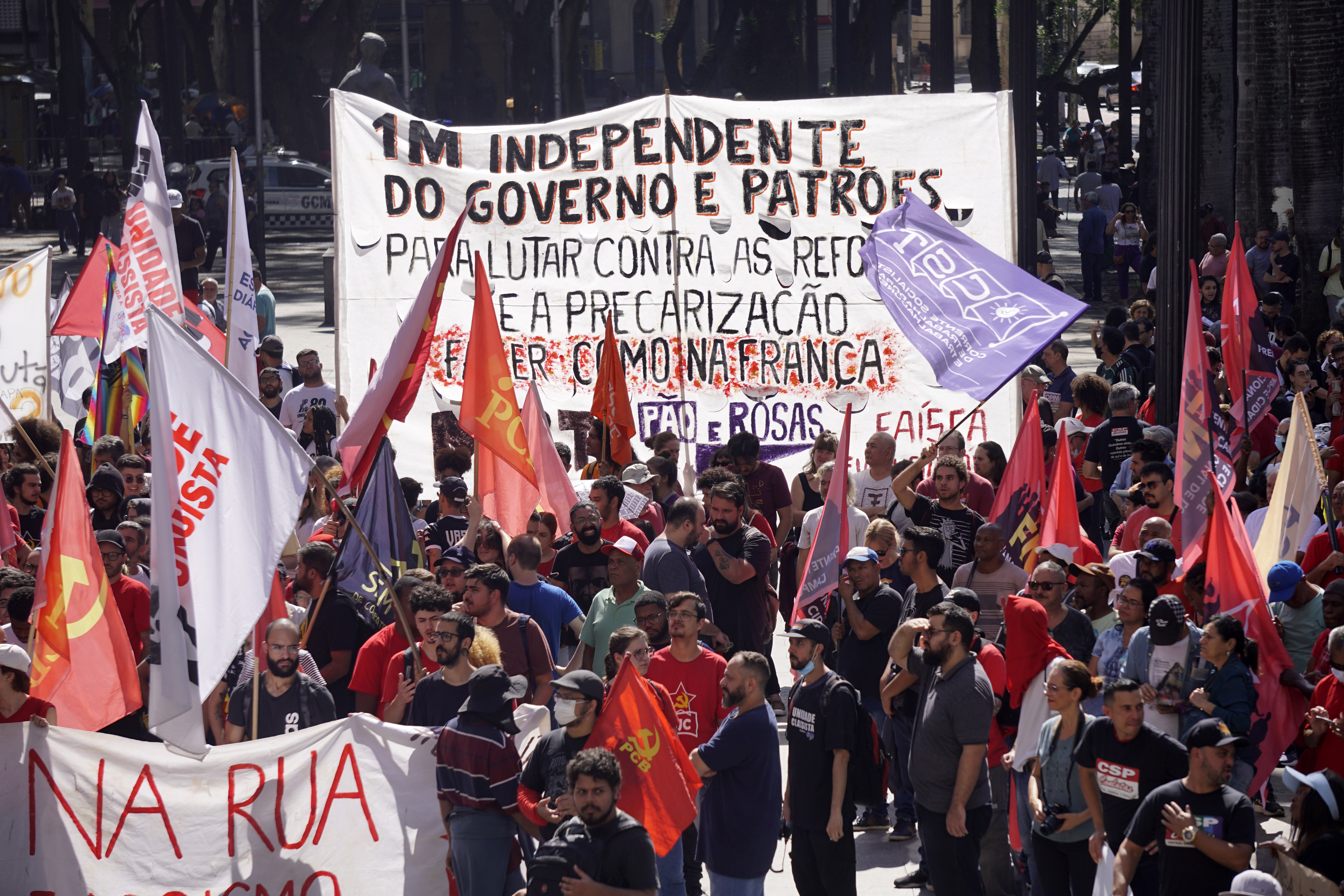 Legenda de esquerda radical também aproveitou para fazer campanha contra PL das Fake News Legenda de esquerda radical também aproveitou para fazer campanha contra PL das Fake News
