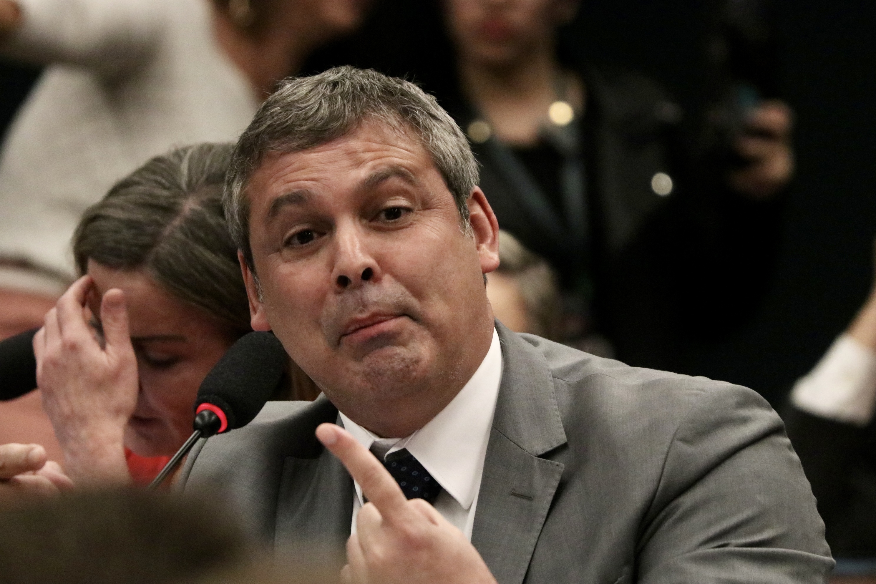 Parlamentares dizem ter apoiado projeto por lealdade a Lula, mas lamentam 'estrangulamento pelo capital rentista'