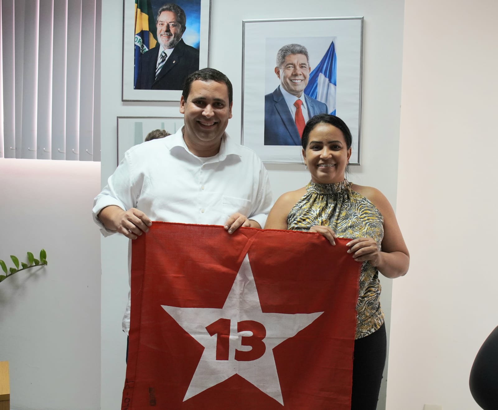 O presidente do PT na Bahia, Éden Valadares, e a presidente do PT em Salvador, Cema Moura