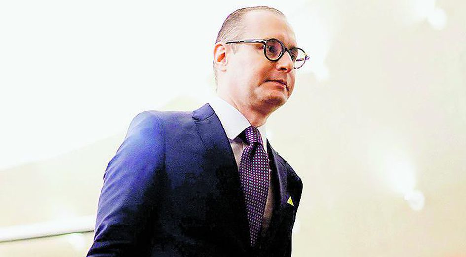 Processos entre a indicação e a posse de novo ministro incluem embates com senadores de oposição na CCJ e no plenário; petista afirmou a magistrados que vai formalizar escolha de advogado nos próximos dias Processos entre a indicação e a posse de novo ministro incluem embates com senadores de oposição na CCJ e no plenário; petista afirmou a magistrados que vai formalizar escolha de advogado nos próximos dias