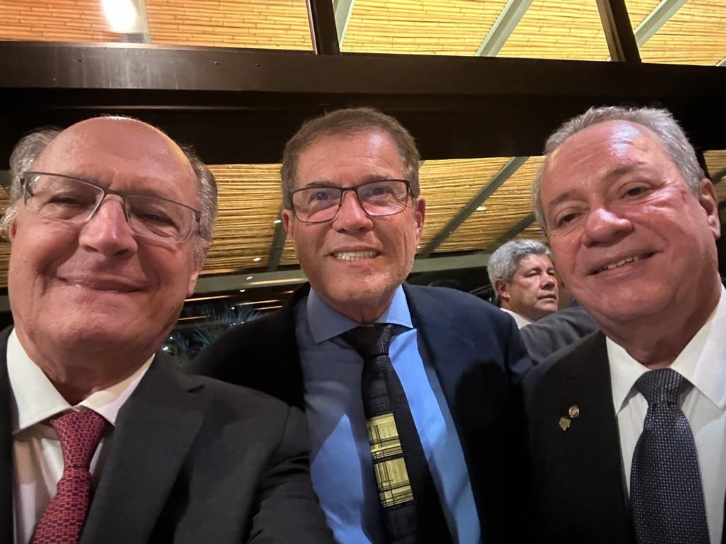 Vice-presidente da República, Geraldo Alckmin, deputado José Rocha e o presidente do CNI, Renato Alban