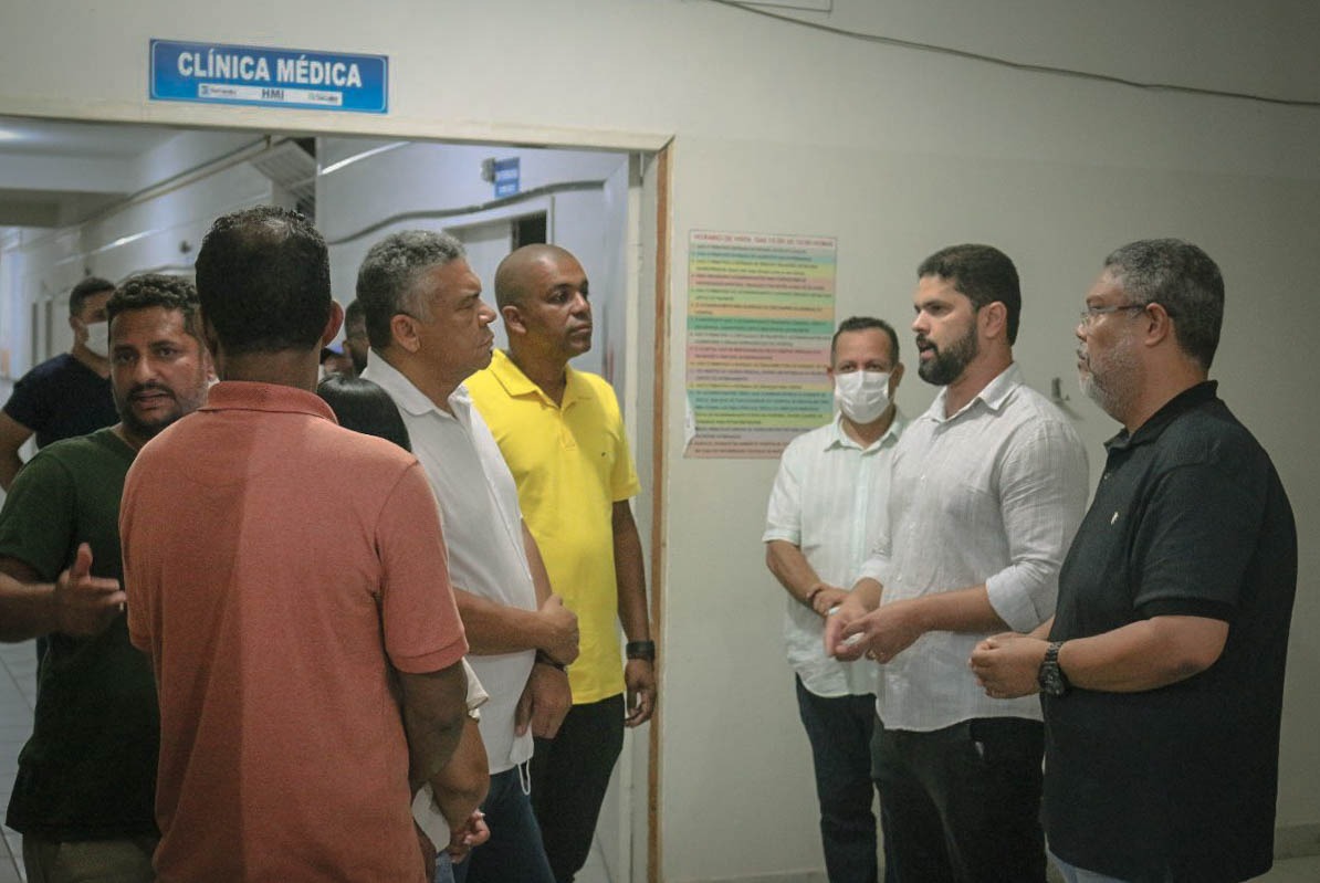 A visita ao hospital aconteceu na noite da última sexta-feira (6)