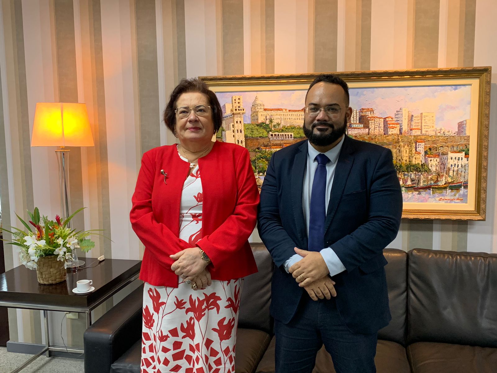 Deputado Leandro de Jesus esteve esta segunda-feira com a procuradora-geral de Justiça do Ministério Público do Estado da Bahia, Norma Cavalcanti
