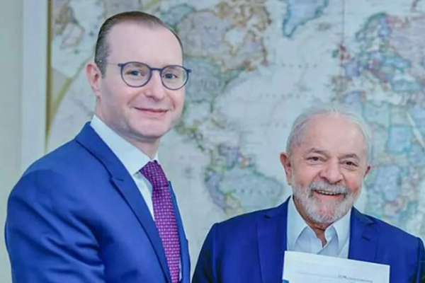 O advogado Cristiano Zanin e o presidente Lula
