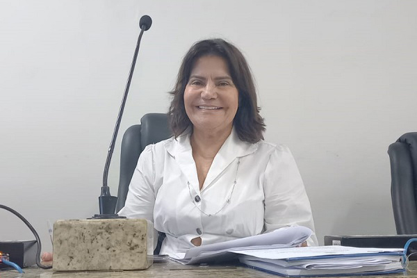 A presidente da Câmara de Feira de Santana, Eremita Mota