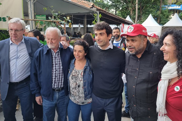 Gabriel Galípolo esteve em evento do grupo, que tem pressionado o governo federal com invasões de terras produtivas Gabriel Galípolo esteve em evento do grupo, que tem pressionado o governo federal com invasões de terras produtivas
