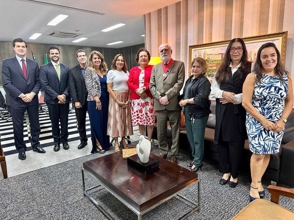 Cerimônia foi realizada na segunda-feira (15)