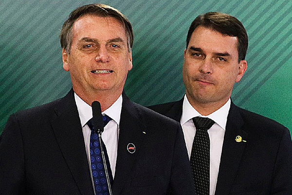 Jair e Flávio Bolsonaro