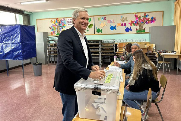 O líder do Partido Republicano do Chile, o conservador José António Kast